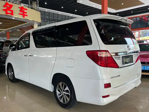 Toyota Alphard 2012