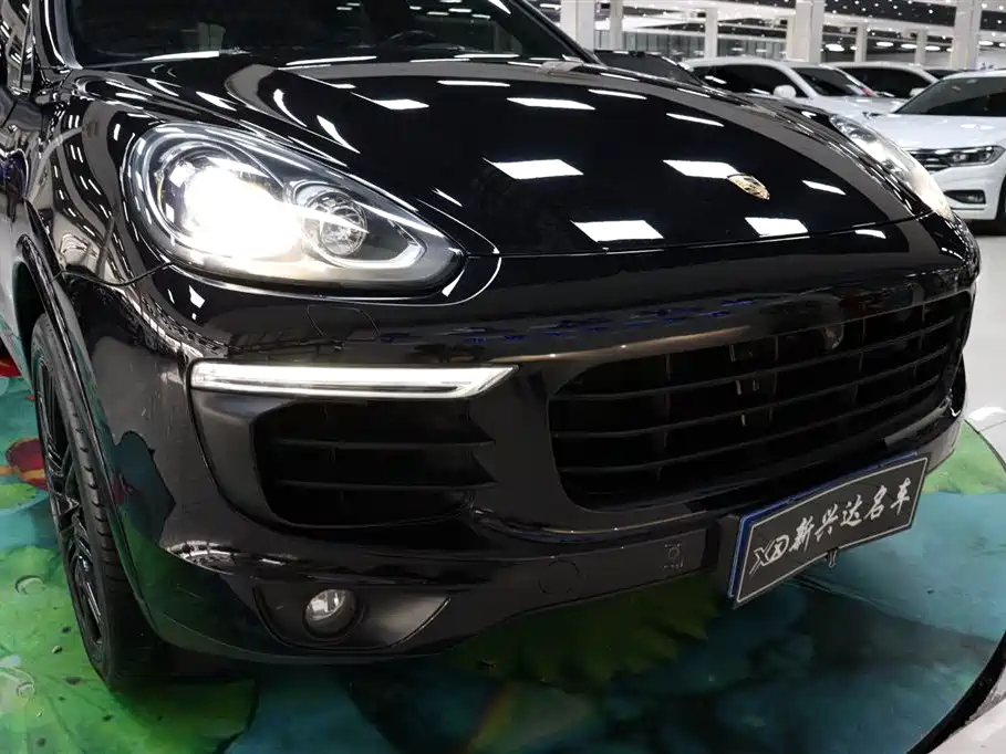 Porsche Cayenne 2017 — фото 27