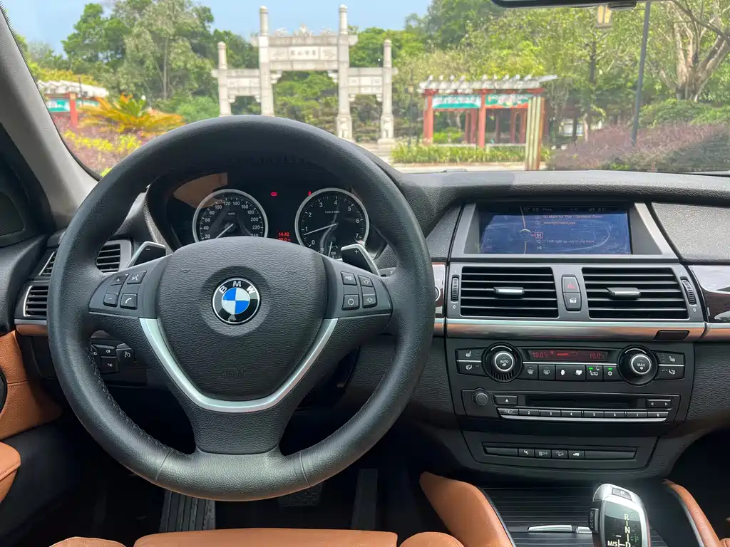BMW X6 2014 — фото 14