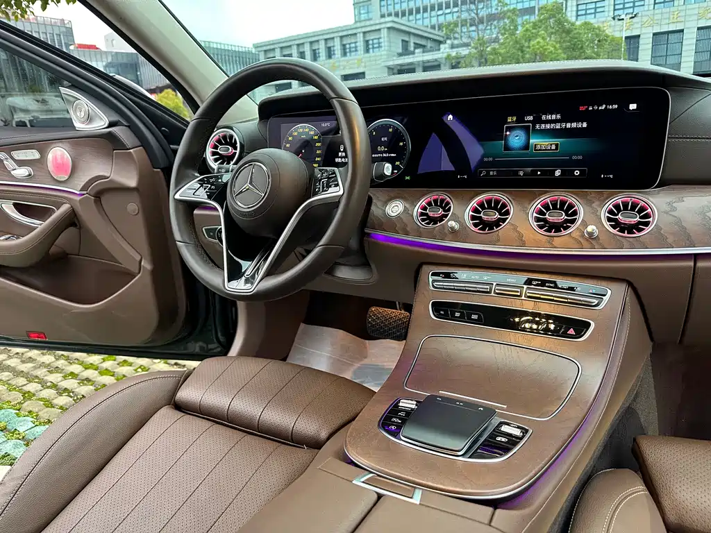 Mercedes-Benz E-Class 2023 — фото 14