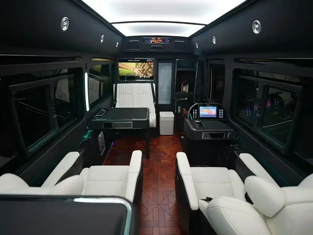 Toyota Coaster 2023 — фото 3