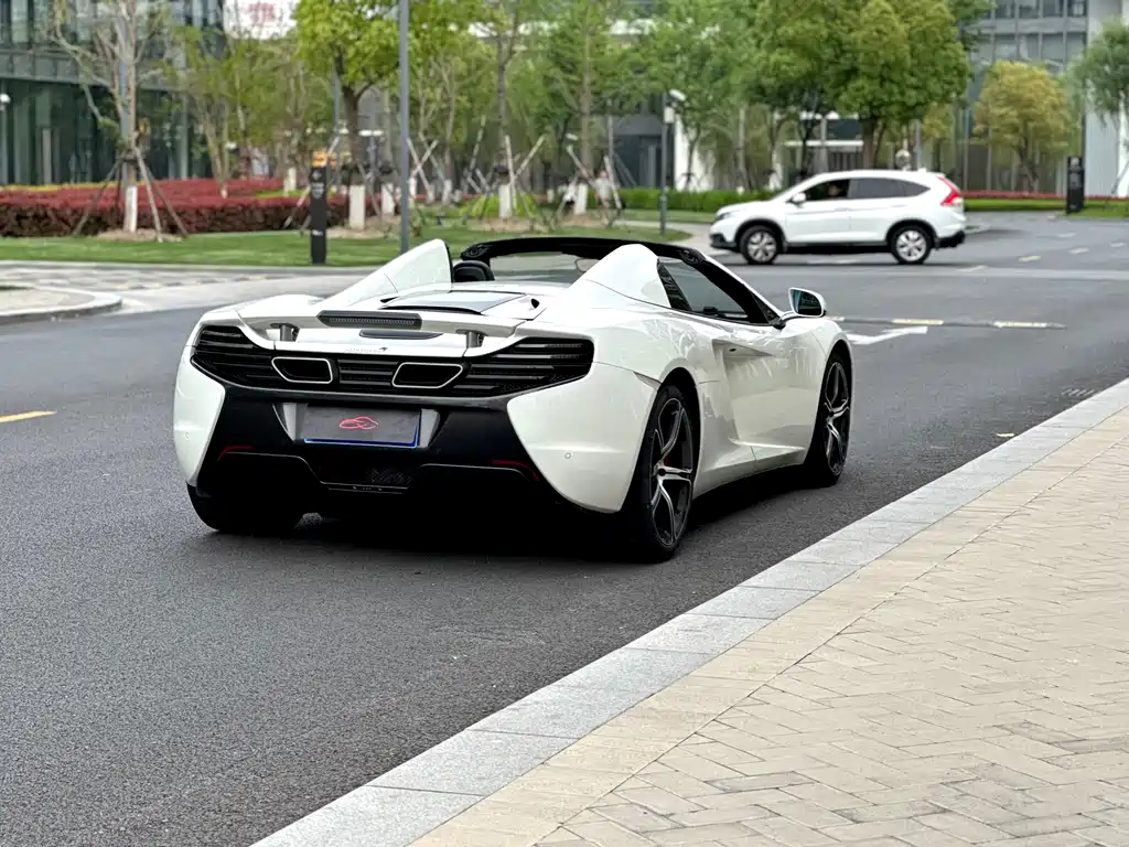 McLaren 625C 2015 — фото 6