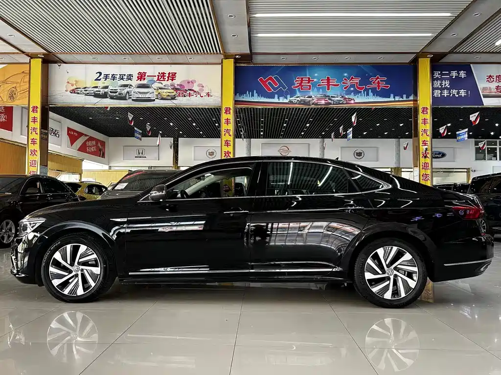 Volkswagen Passat New Energy 2020 — фото 2