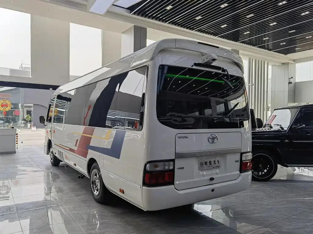 Toyota Coaster 2022 — фото 16