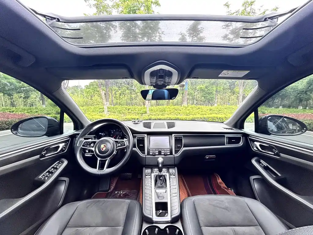 Porsche Macan 2016 — фото 13