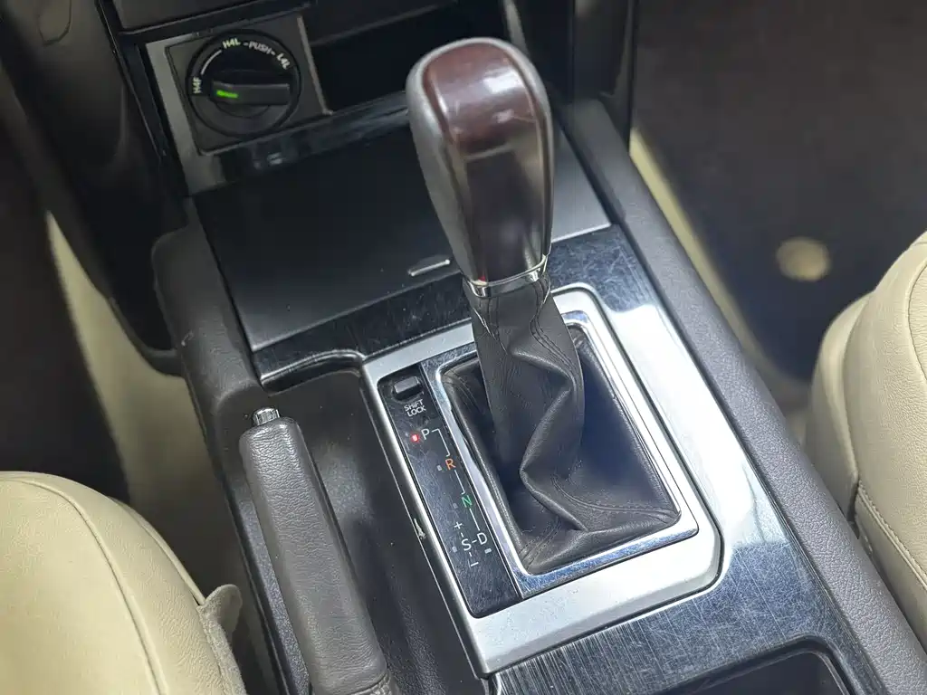 Toyota Prado 2017 — фото 11