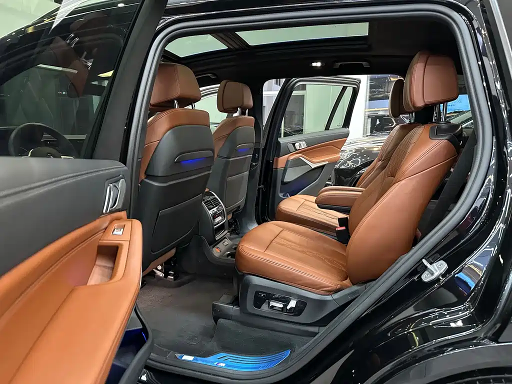 BMW X7 2021 — фото 9