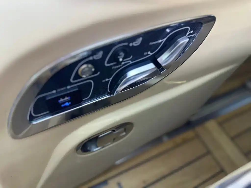 Toyota Alphard 2015 — фото 8