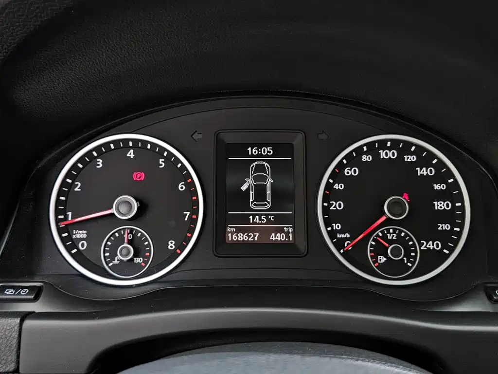 Volkswagen Tiguan 2015 — фото 9