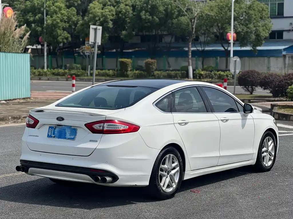Ford Mondeo 2016 — фото 13