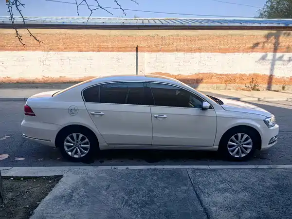 Volkswagen Magotan 2013