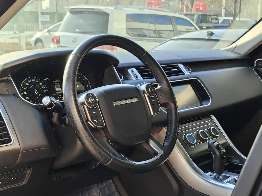 Land Rover Range Rover Sport 2017 — фото 10