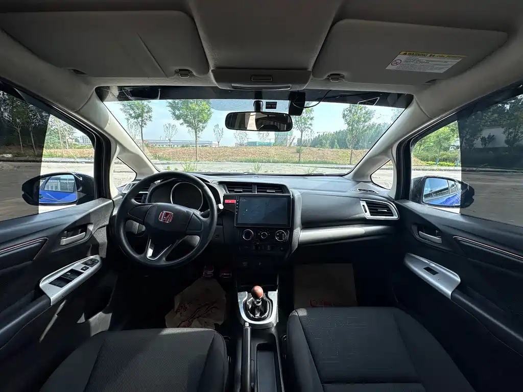 Honda Fit 2016 — фото 10