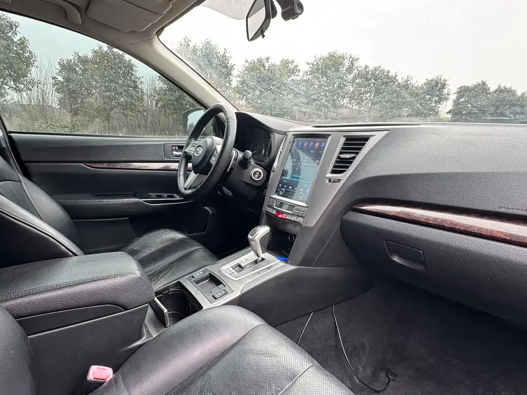 Subaru Outback 2012 — фото 10
