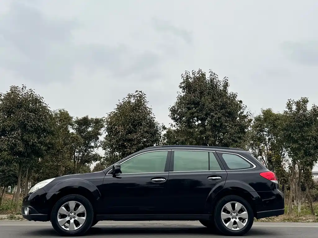 Subaru Outback 2012 — фото 4