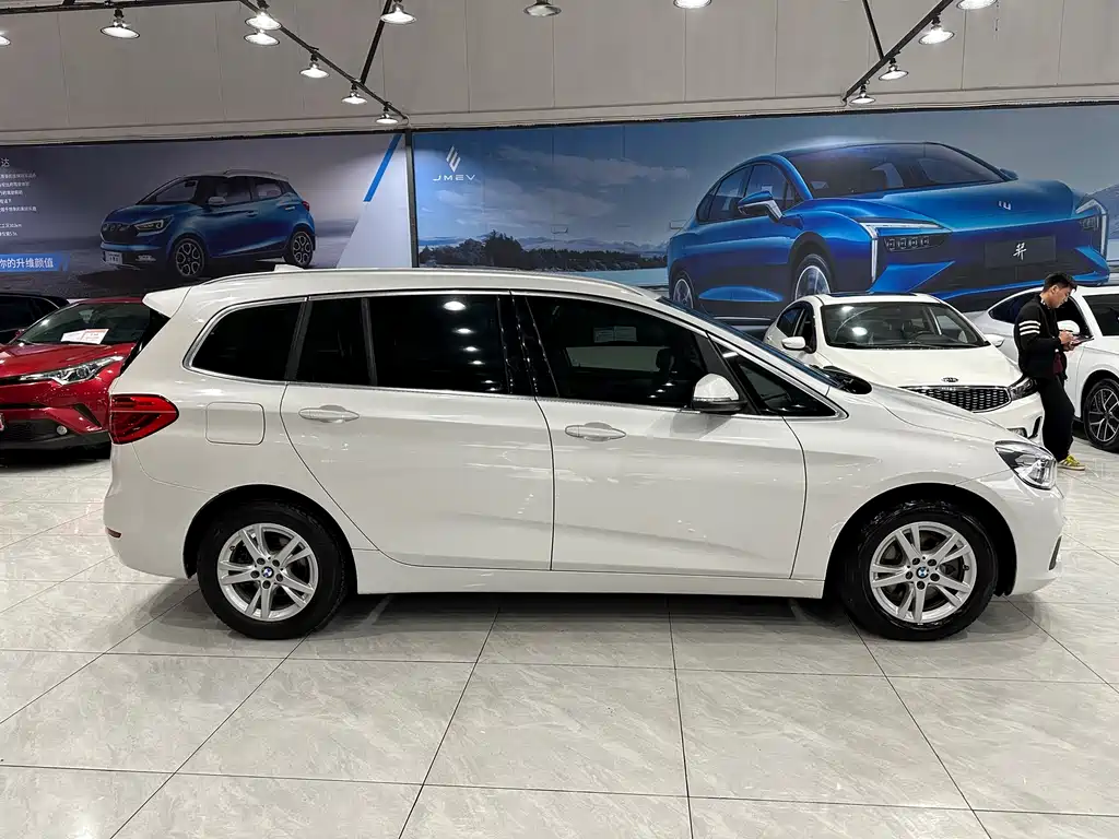 BMW 2 Series Gran Tourer 2018 — фото 4