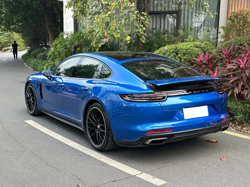 Porsche Panamera 2018 — фото 4