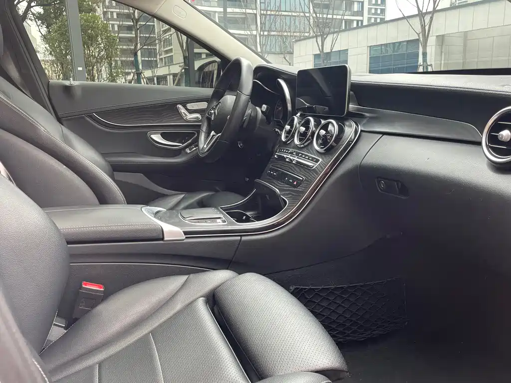 Mercedes-Benz C-Class 2019 — фото 14