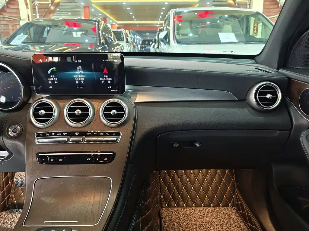Mercedes-Benz GLC 2020 — фото 10