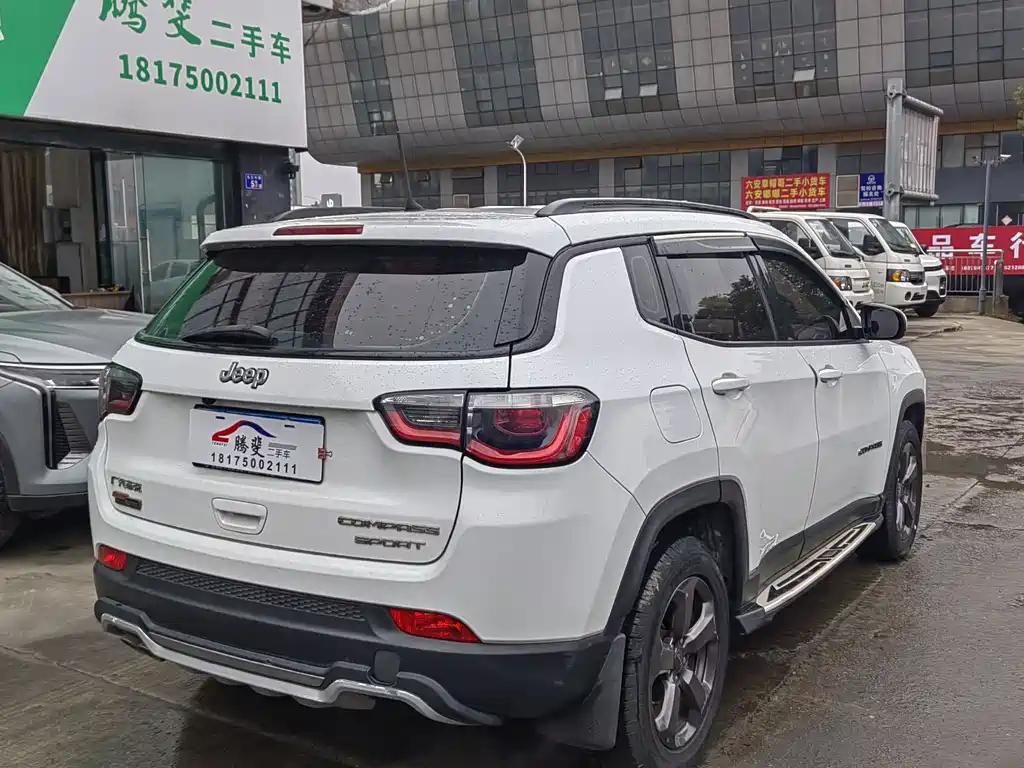 Jeep Compass 2017 — фото 10
