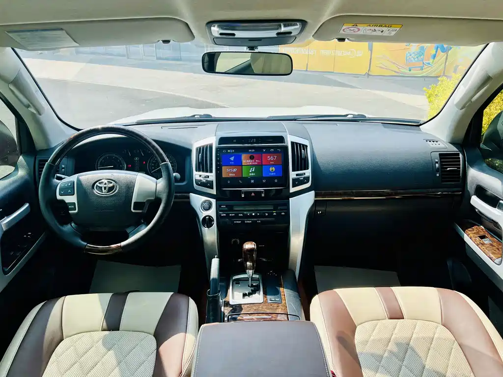 Toyota Land Cruiser 2015 — фото 10