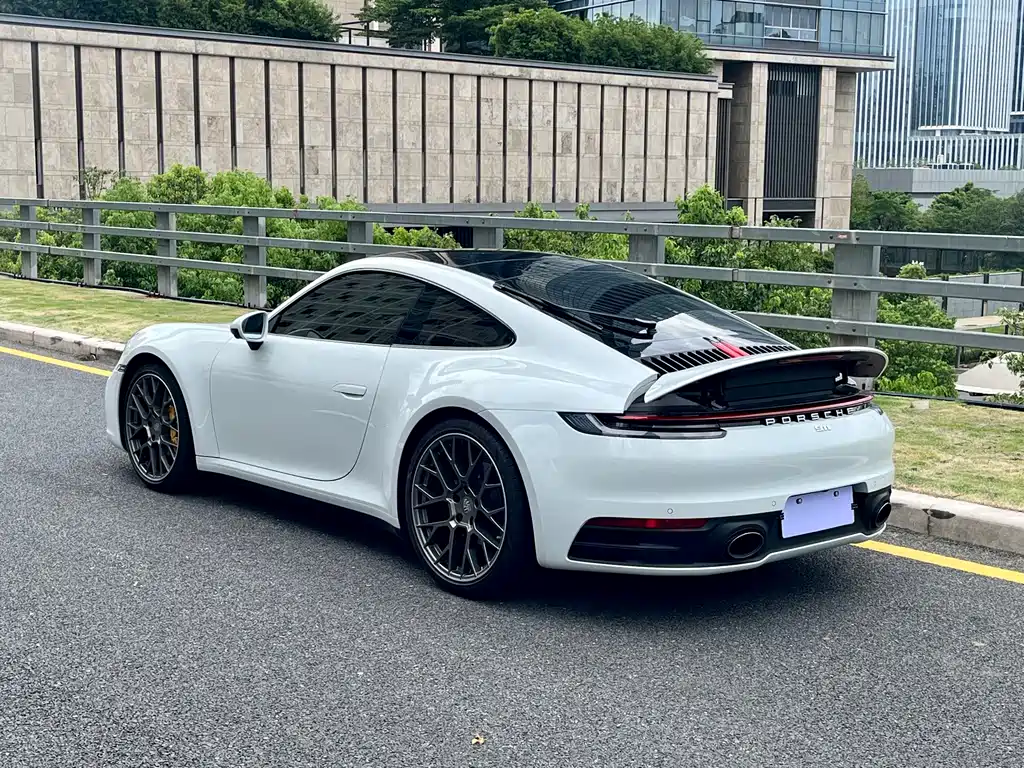 Porsche 911 2021 — фото 4
