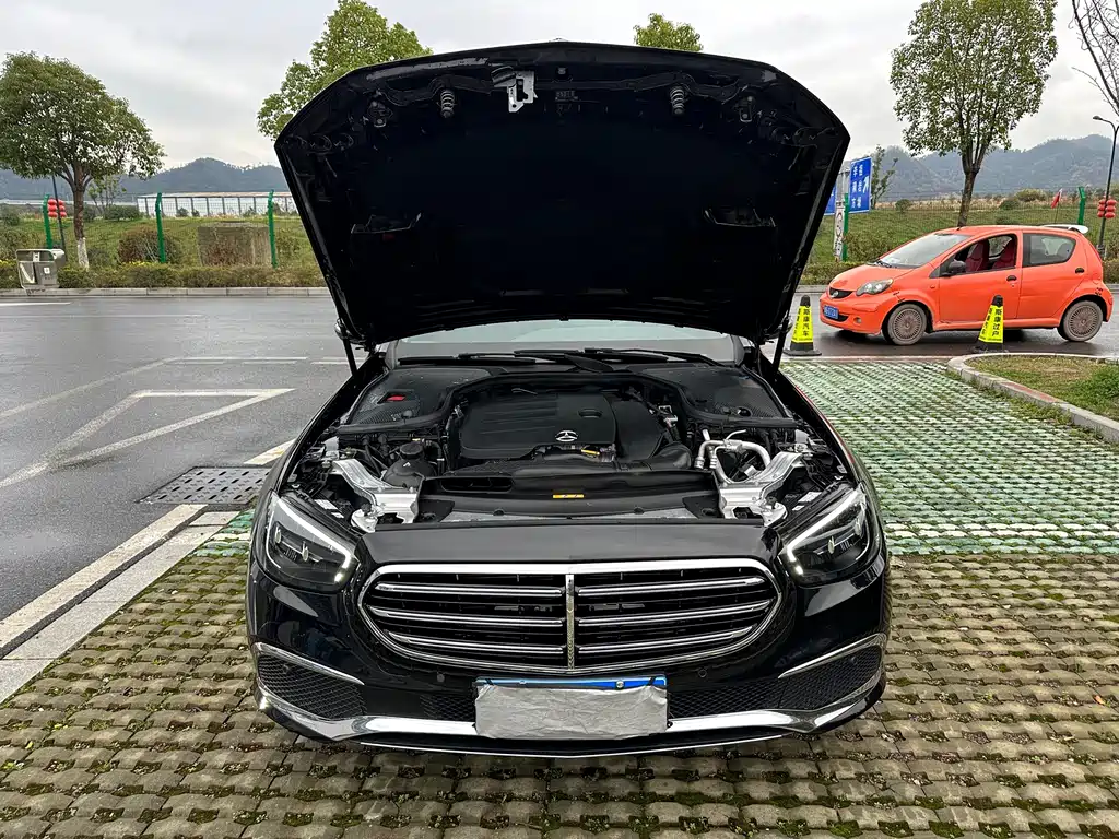 Mercedes-Benz E-Class 2023 — фото 16