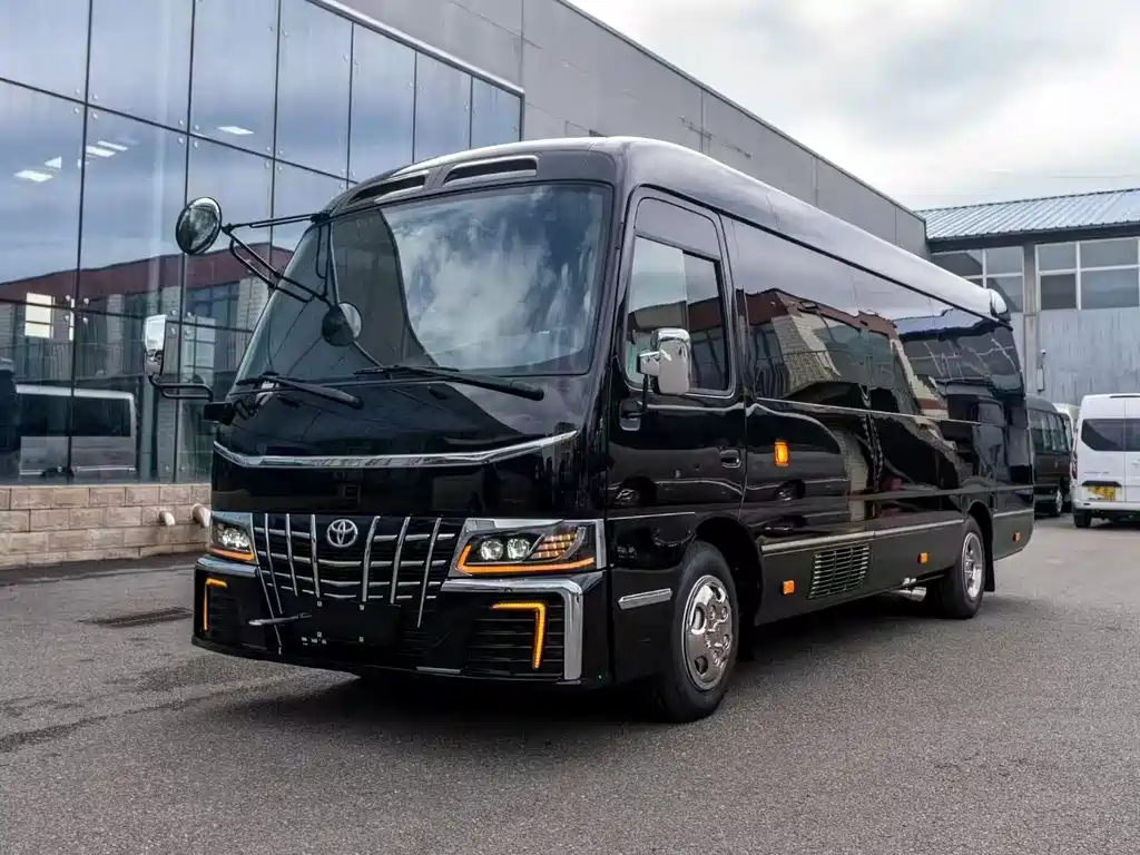 Toyota Coaster 2023 — фото 1