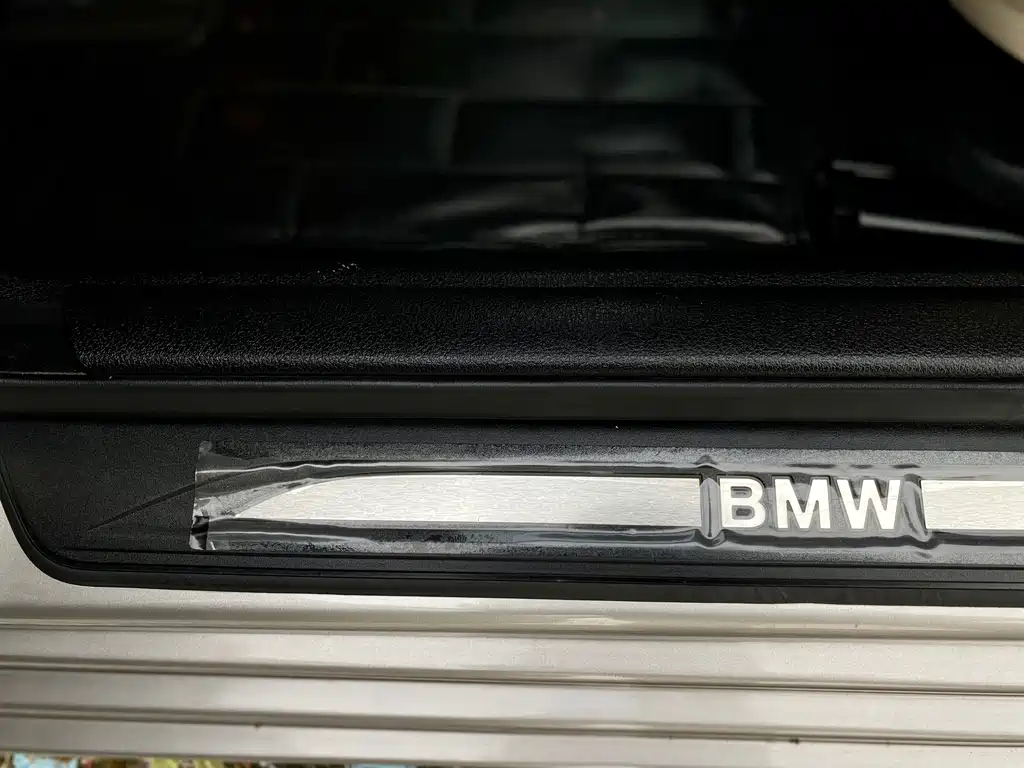 BMW 5 Series 2012 — фото 3
