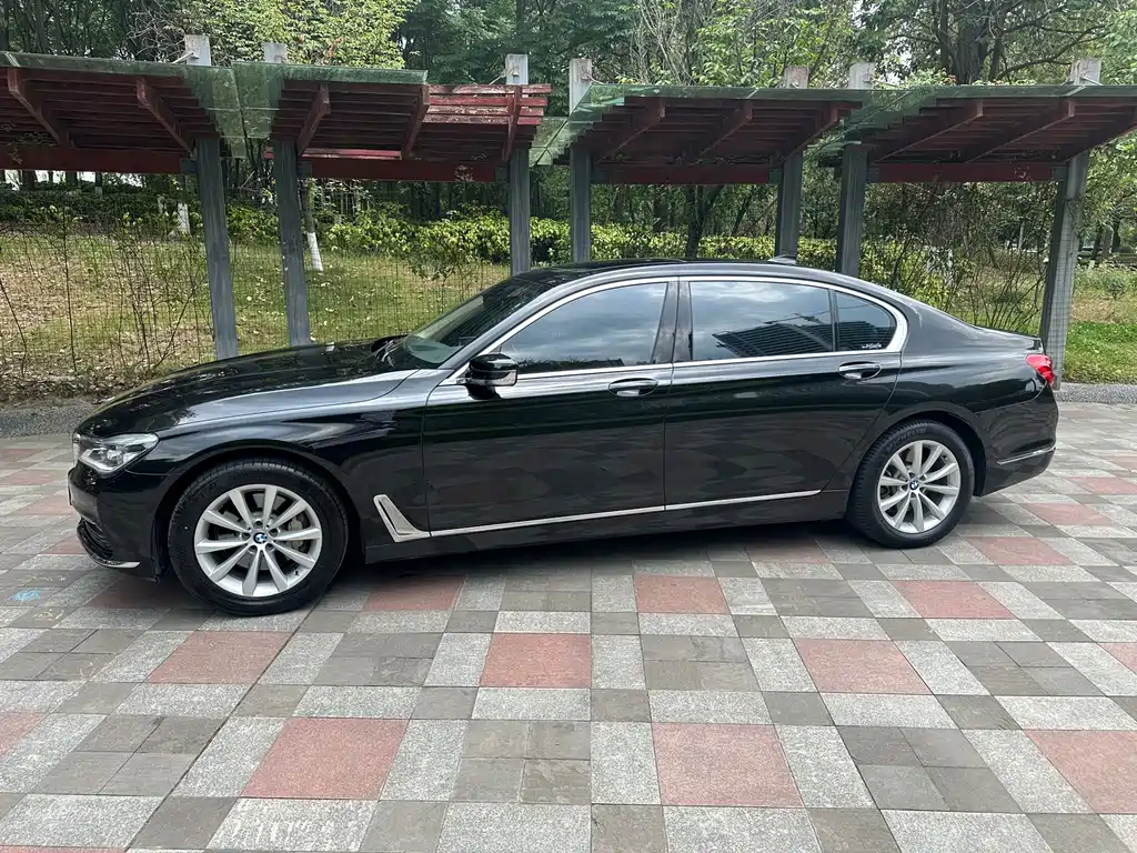 BMW 7 Series 2016 — фото 13