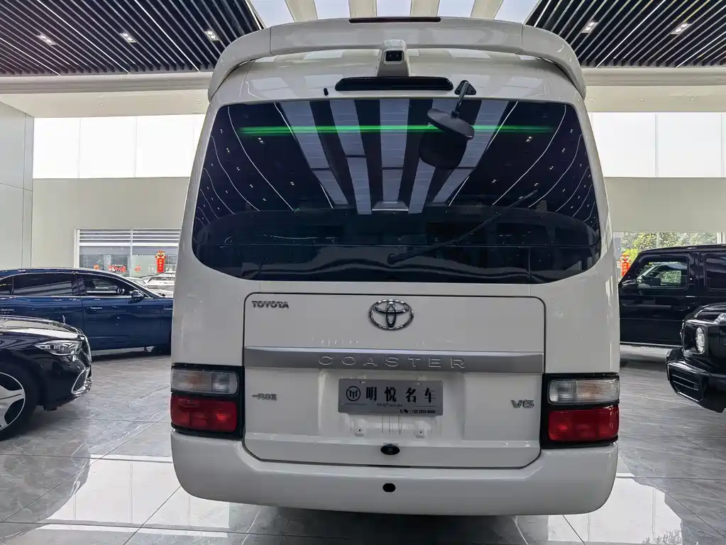 Toyota Coaster 2022 — фото 18