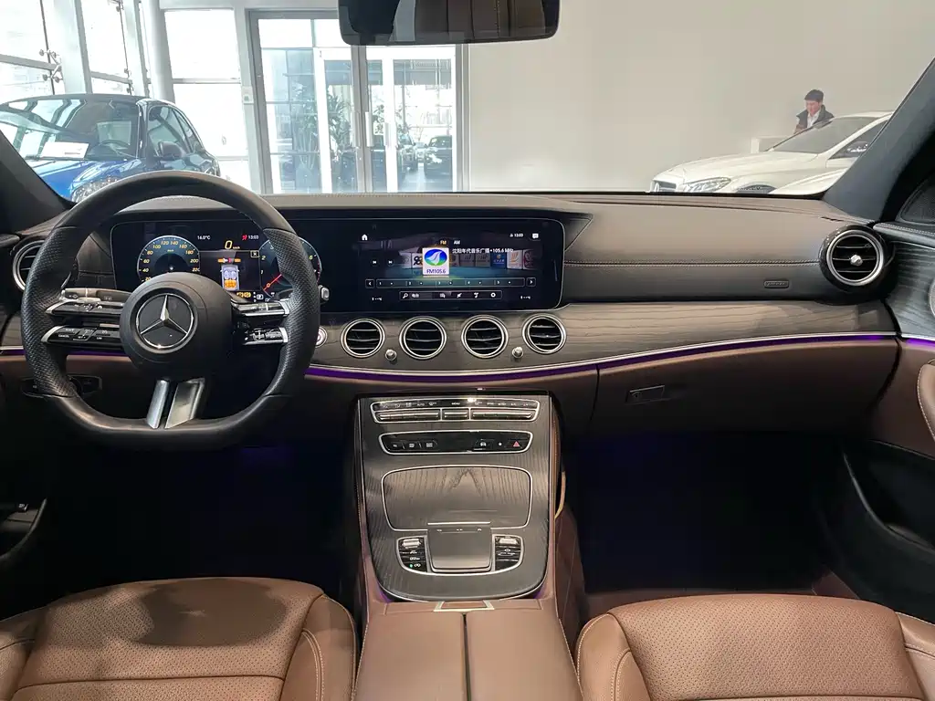 Mercedes-Benz E-Class 2022 — фото 9