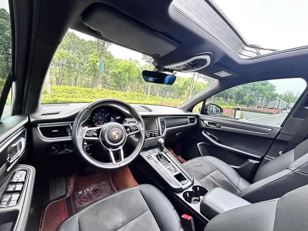 Porsche Macan 2016 — фото 15