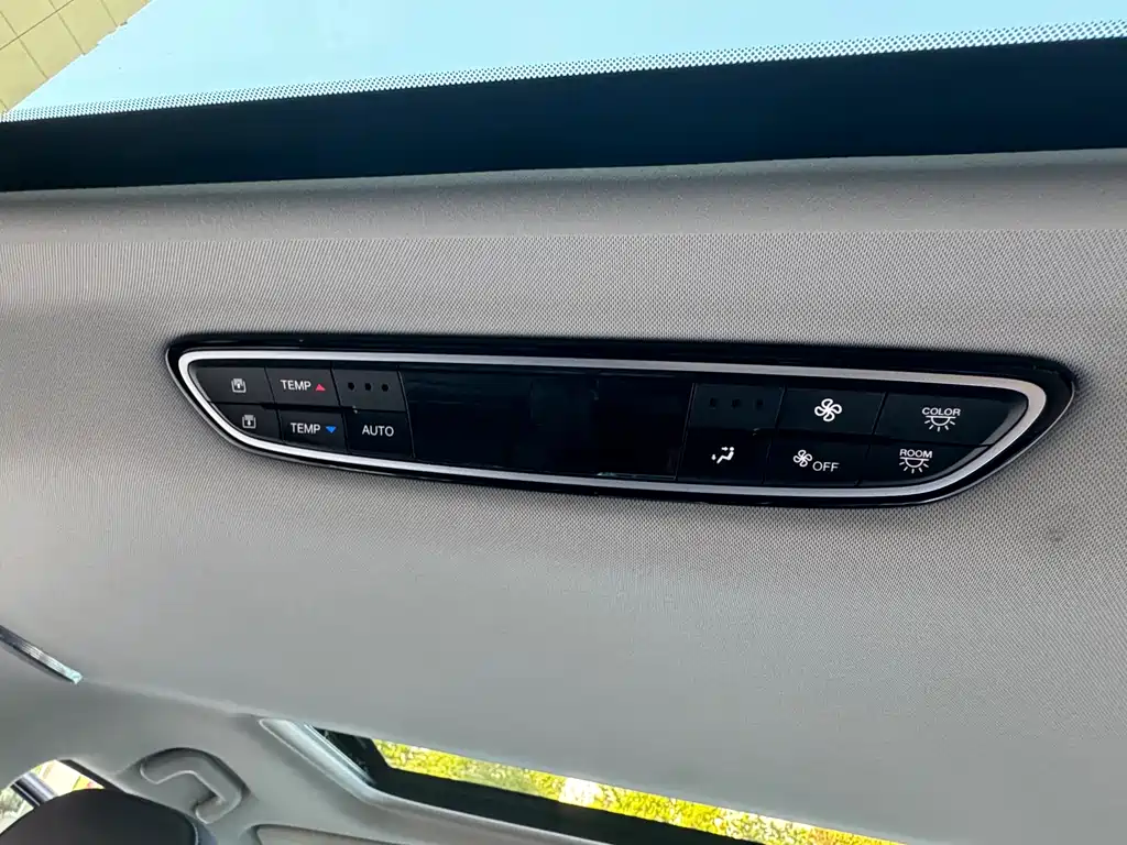 GAC Motor Trumpchi M8 2022 — фото 19