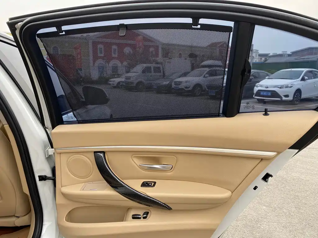 BMW 3 Series 2015 — фото 18