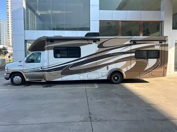 Ford E350 2011