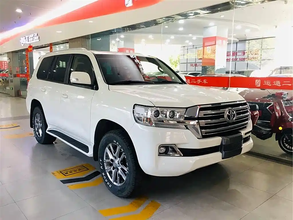 Toyota Land Cruiser 2017 — фото 2