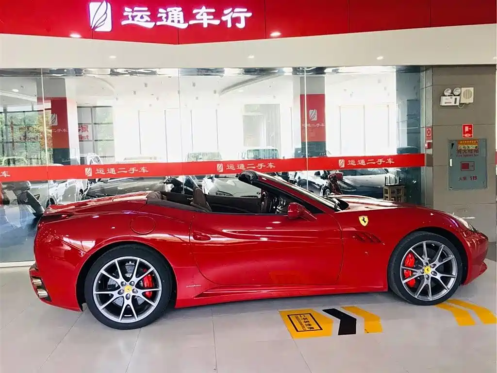 Ferrari California T 2011 — фото 10