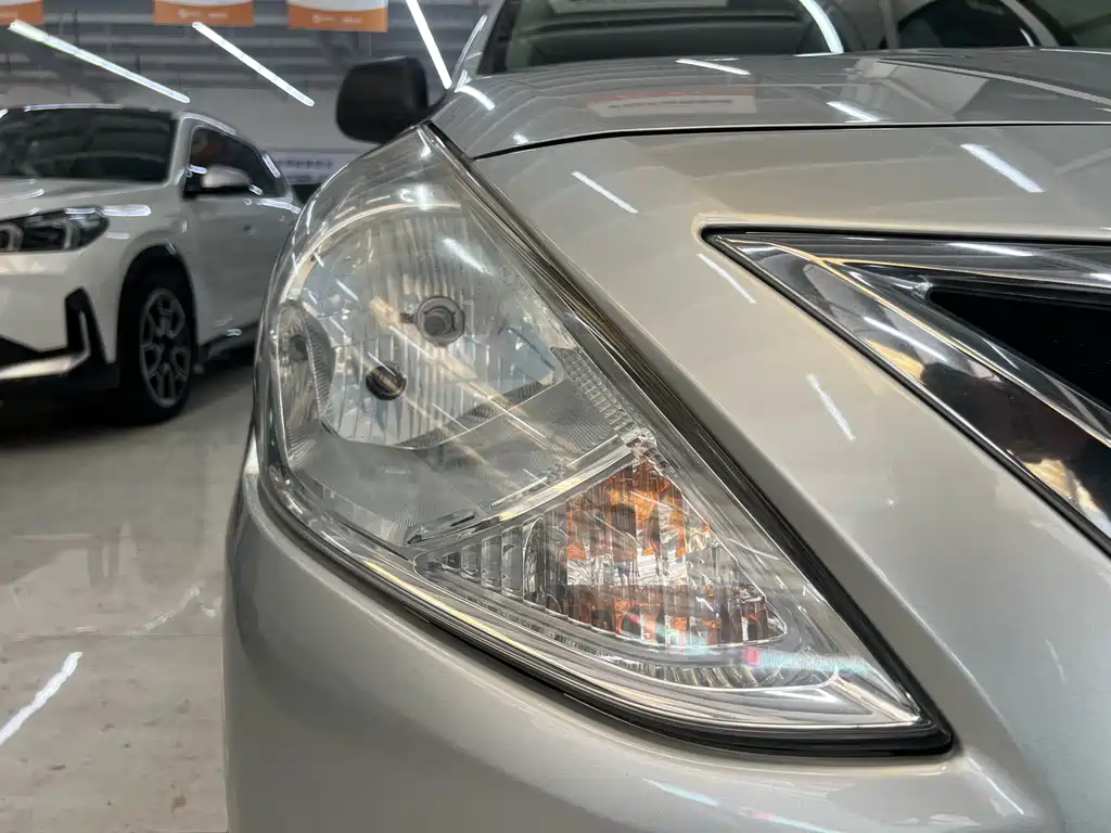 Nissan Sunny 2016 — фото 10