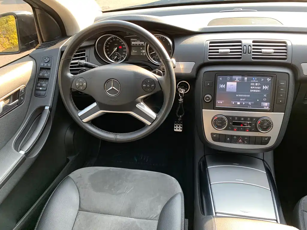 Mercedes-Benz R-Class 2016 — фото 11