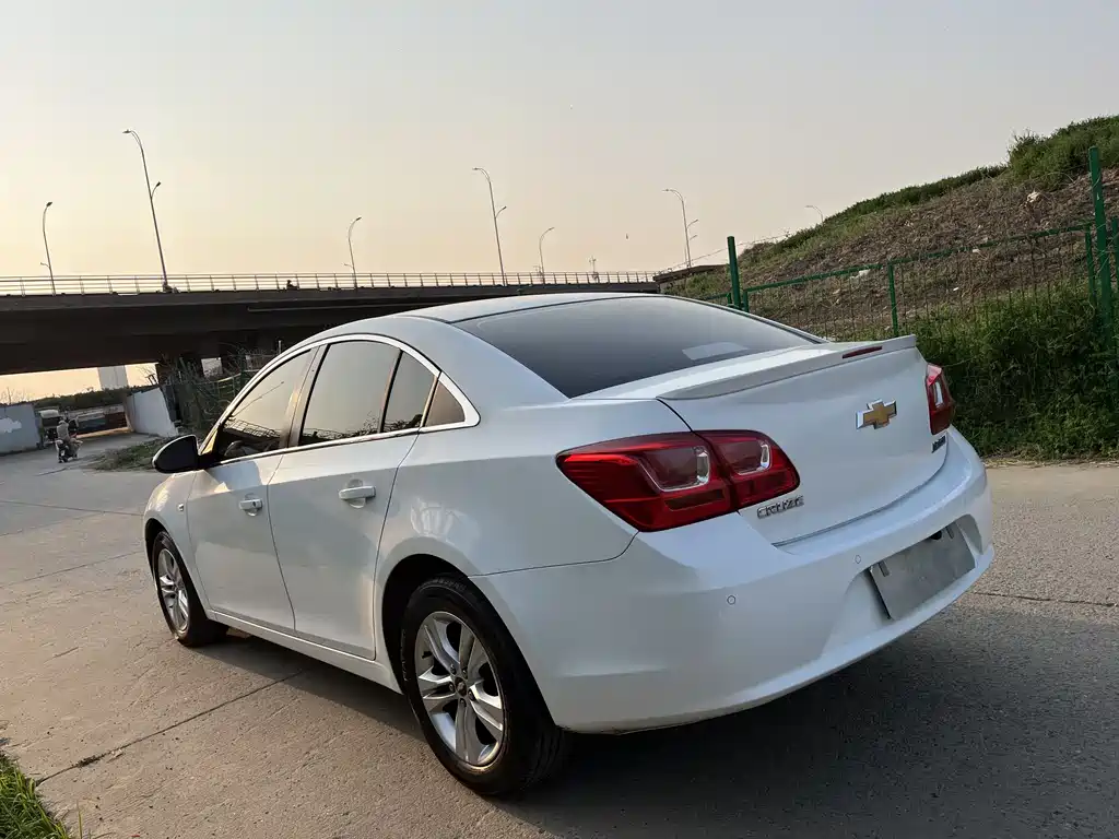 Chevrolet Cruze 2015 — фото 6