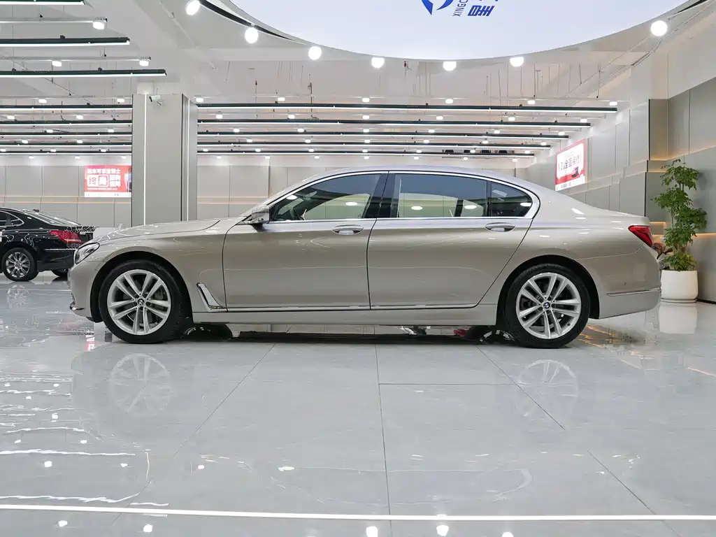 BMW 7 Series 2016 — фото 9