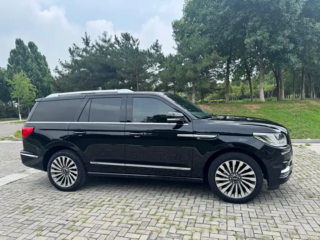 Lincoln Navigator 2021 — фото 6
