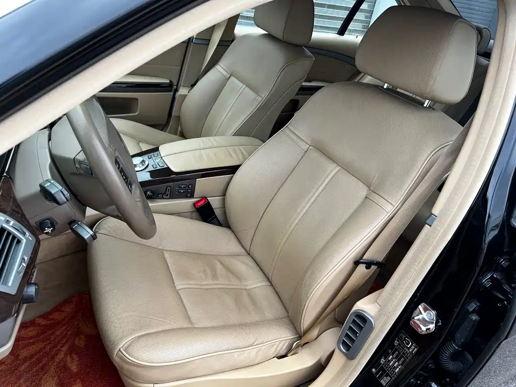 BMW 7 Series 2004 — фото 10