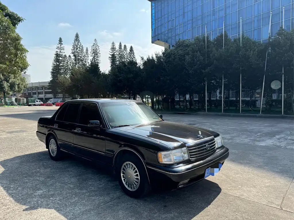 Toyota Crown 1993 — фото 1
