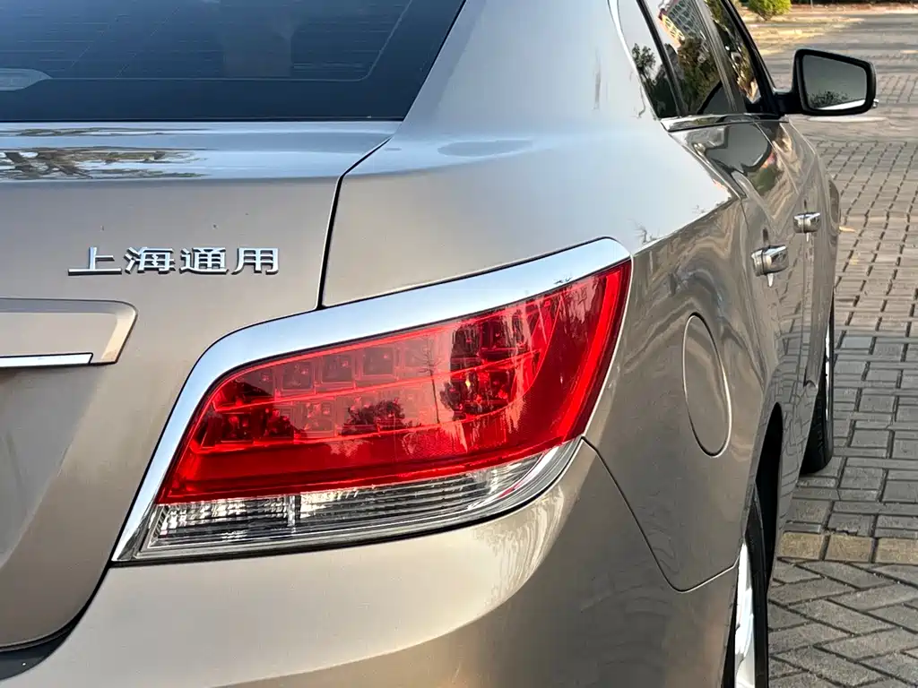 Buick LaCrosse 2012 — фото 9