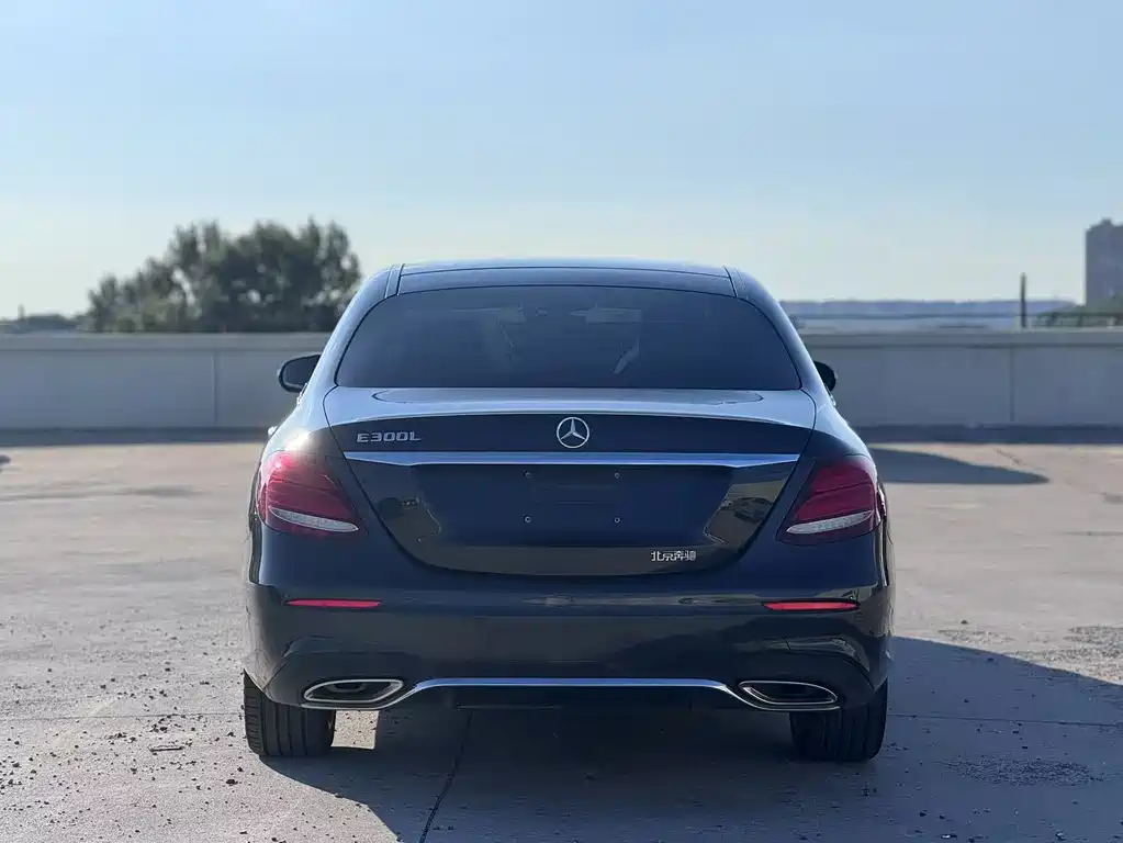 Mercedes-Benz E-Class 2020 — фото 15