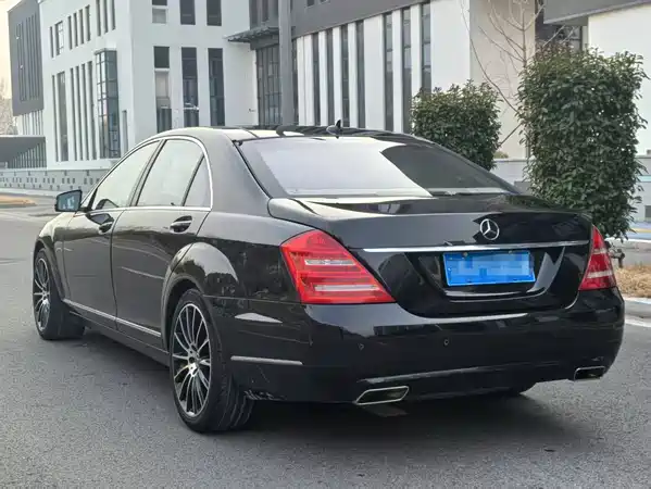 Mercedes-Benz S-Class 2010