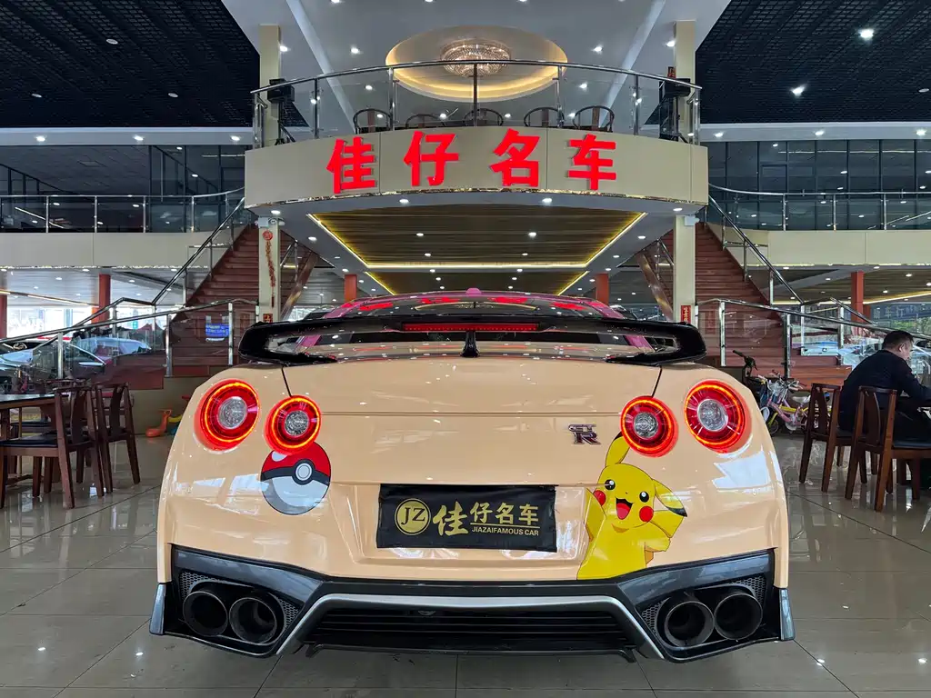 Nissan GT-R 2017 — фото 5