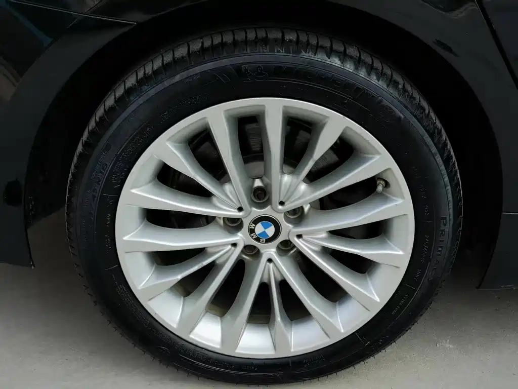 BMW 5 Series 2020 — фото 15